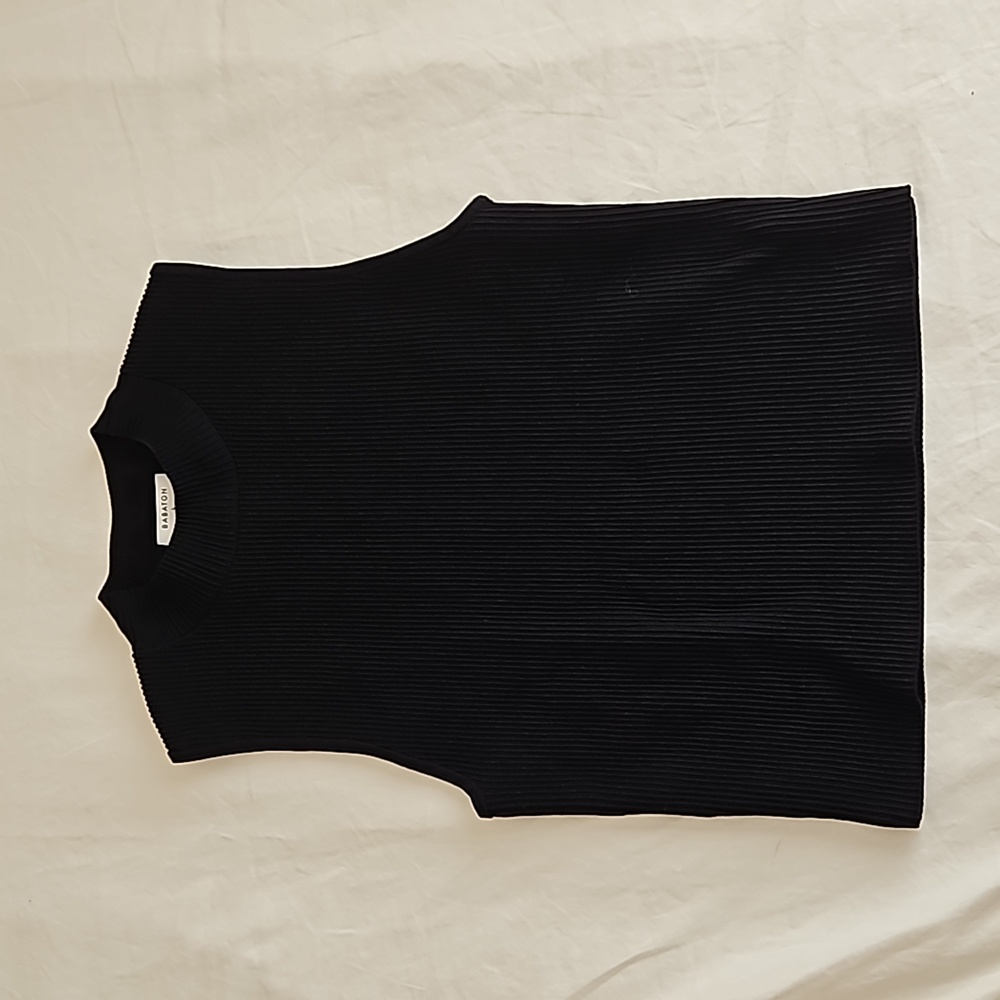 Babaton Aritzia color black Specialty Sweater Vest Size Large